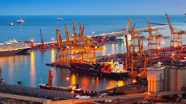 port-de-barcelona-en-la-noche