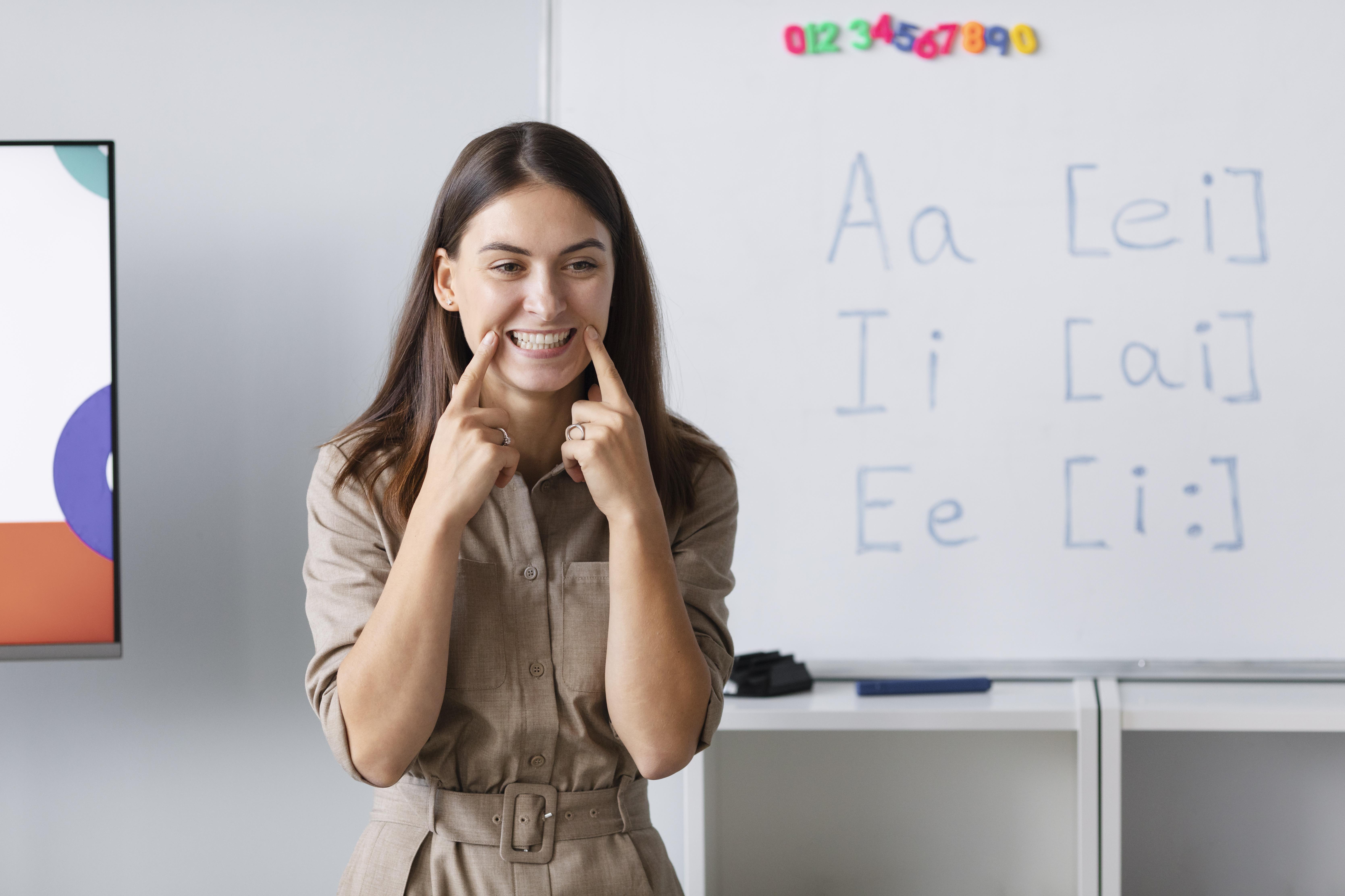 young-woman-doing-speech-therapy-kids